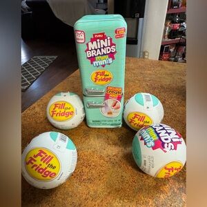 Zuru Mini Brands Fill the Fridge Set Refrigerator plus 4 blind balls NEW